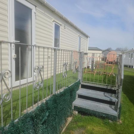 Вілла 6 Berth On John Fowlers Berrow Екстер'єр фото