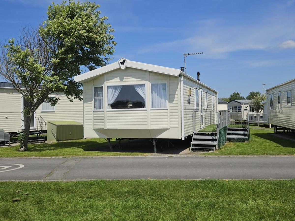 Вілла 6 Berth On John Fowlers Berrow Екстер'єр фото